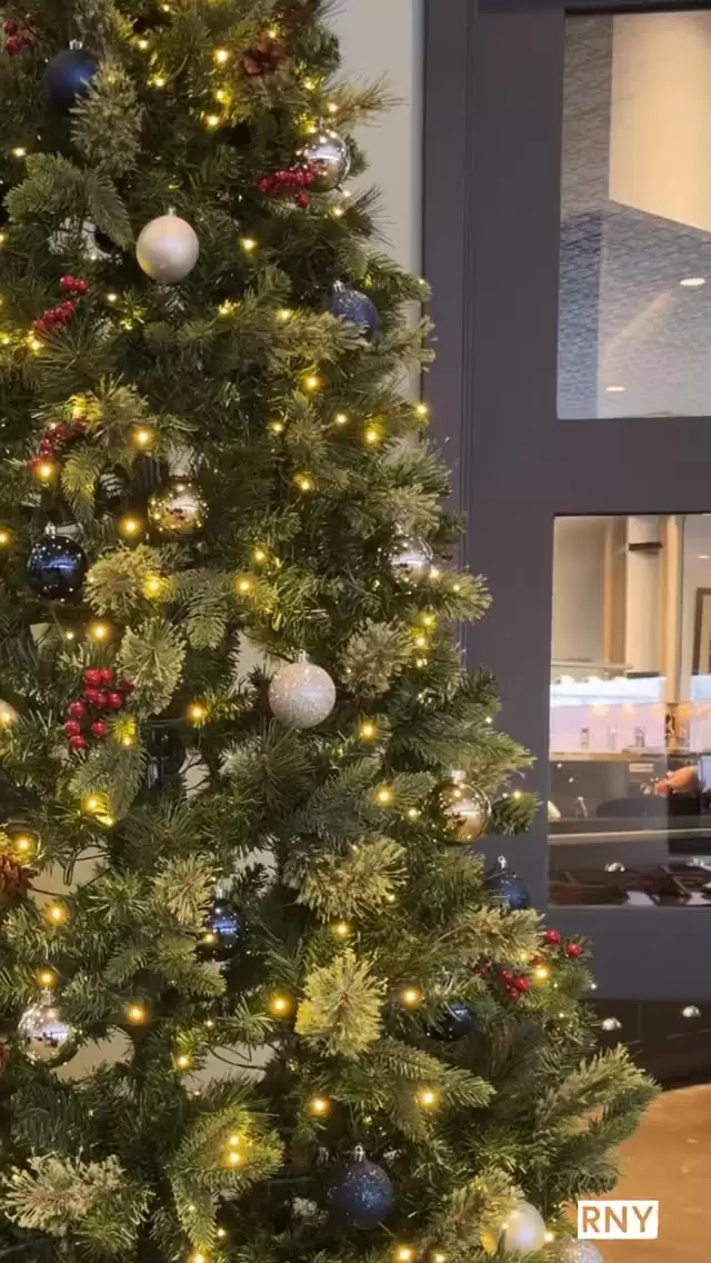 Holiday Menu Loading ✨
 
We pulled together our recommendations for single origin offerings to help inspire your holiday lineup, link in bio to learn more!